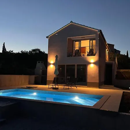 Апартаменты One Bedrooom With Heated Pool