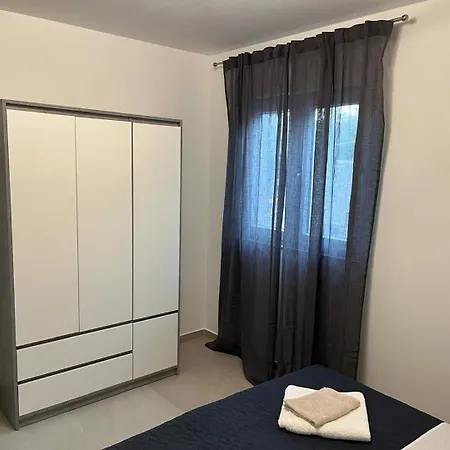 One Bedrooom With Heated Pool *
